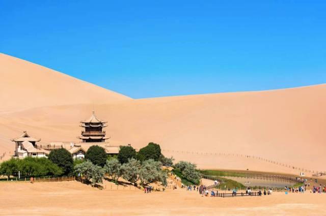 北石：自驾敦煌、嘉峪关、月牙泉、鸣沙山，走进延续千年的梦！